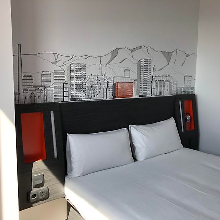 Easyhotel Malaga City Centre Exterior photo